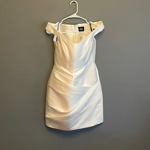 NWT SOLACE LONDON Mini Dress - Picture 1 of 3